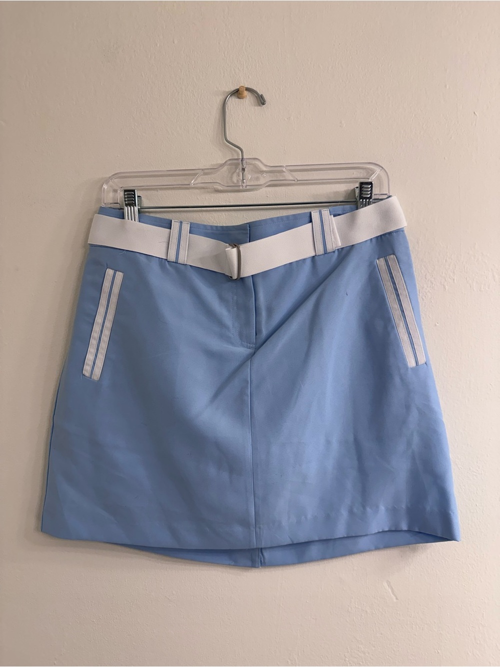 Izod Light Blue and White Golf Skort